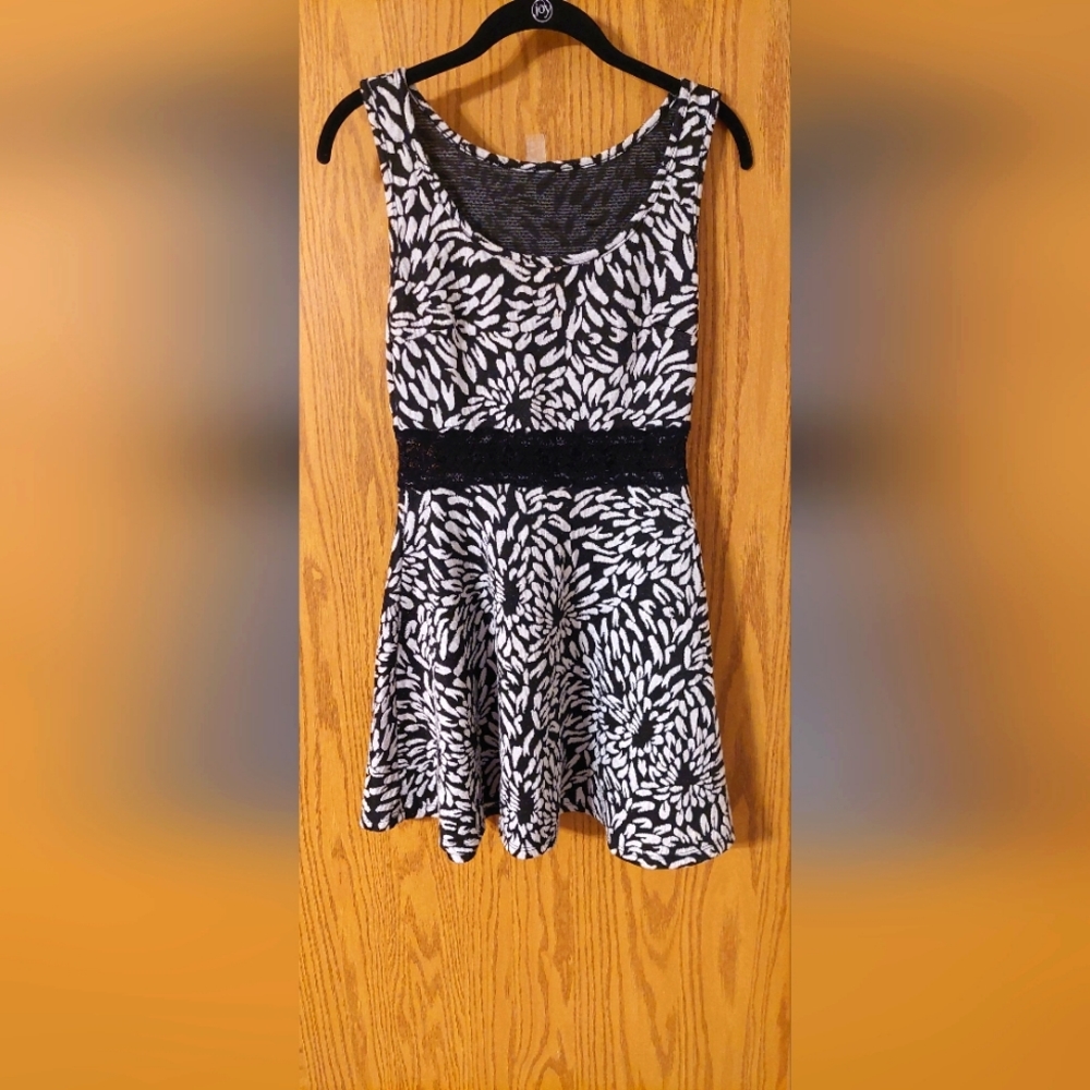 Womens black and white floral dress